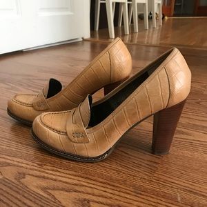 Banana Republic Camel Leather Parker Pumps